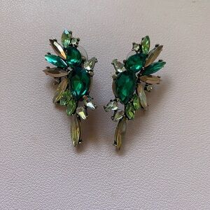 Nwot! Green crystal-like earrings
